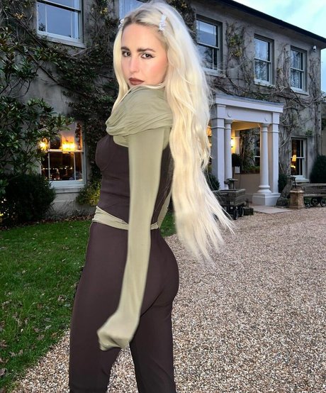 Laurel Arnell Cullen beautiful actress images