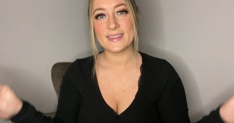 Miss Cassi model top photos