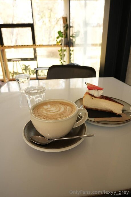 lexyy grey nudes pornstar image