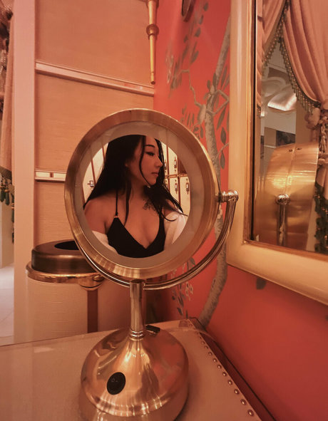 leesherfree model porn picture