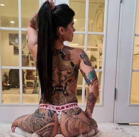 hadas cal model erotic pictures