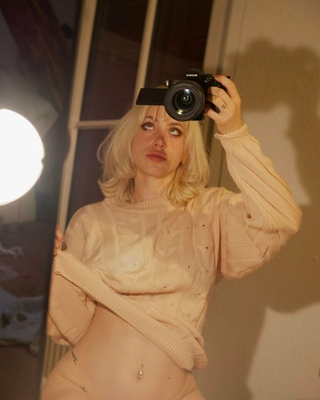 kailathebrat art model pic