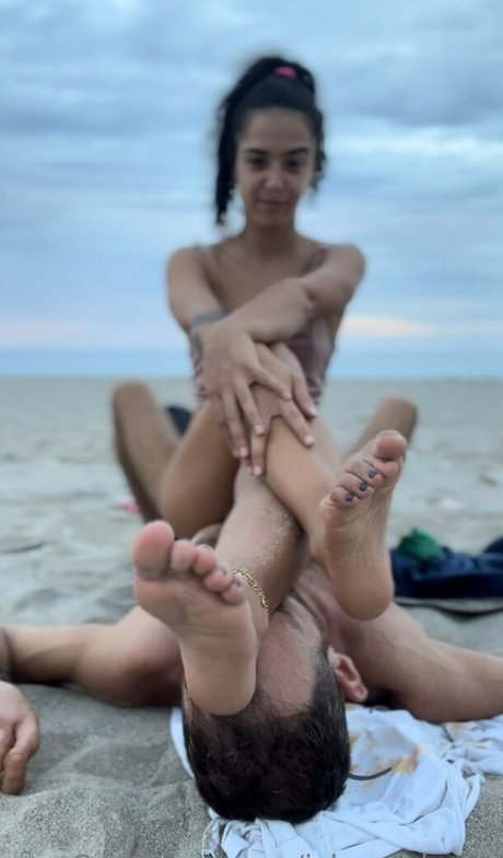 ishamelesss star naked pic