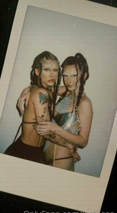 lost cos naked model galleries