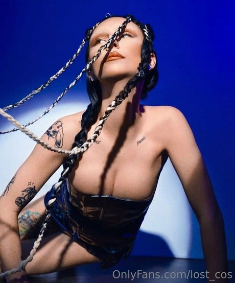 lost cos high quality model picture