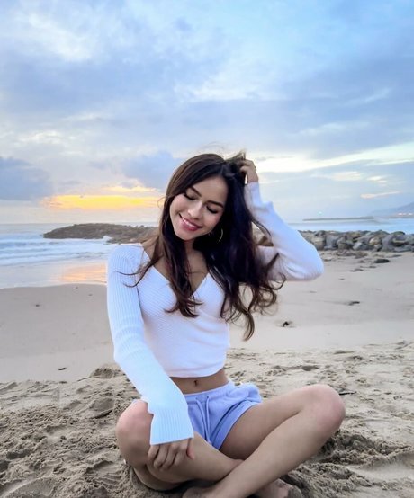 Chloe Marquez sexy model photos