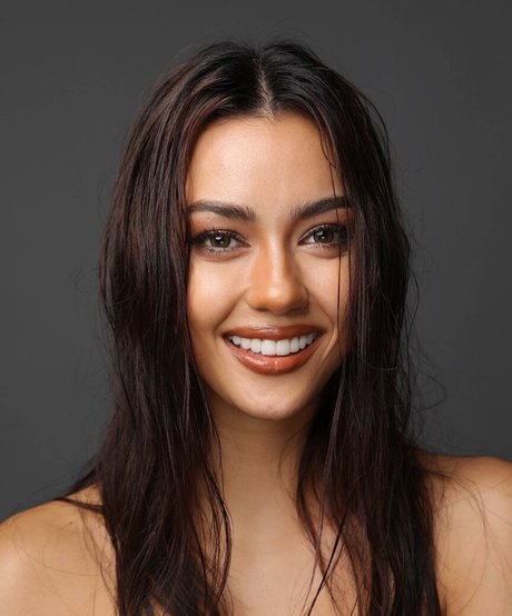 Amanda Obdam beautiful star img