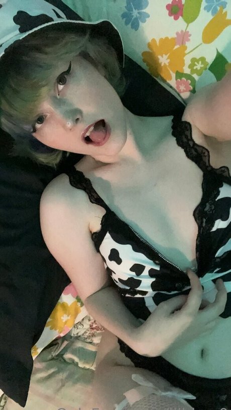 lilbbg 0 erotic actress photo