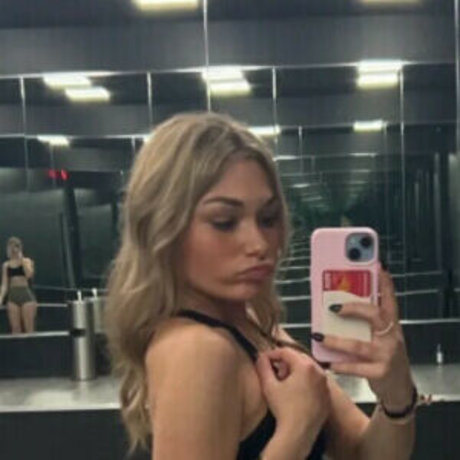 Tessalee star naked photo