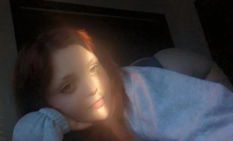 PixieAmaryllis free model pictures