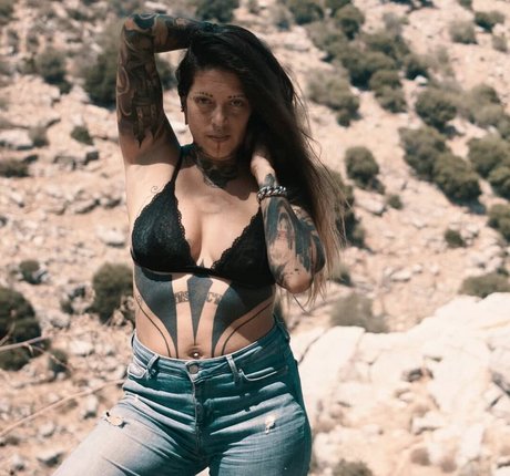 Bar Shachar model nude photo