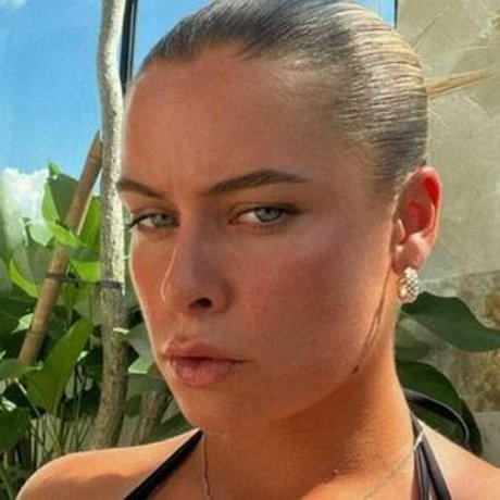 Kirra Schofield model perfect galleries