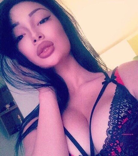 Amina Akanova star hot image