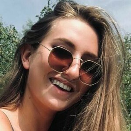 Dutch Deelee pretty actress image