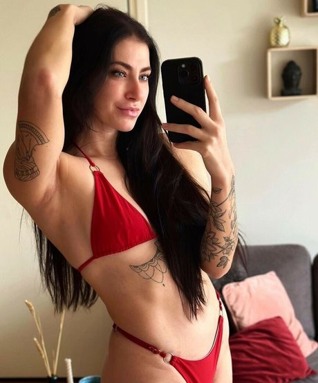 Ilselyannoor sexy pornstar images