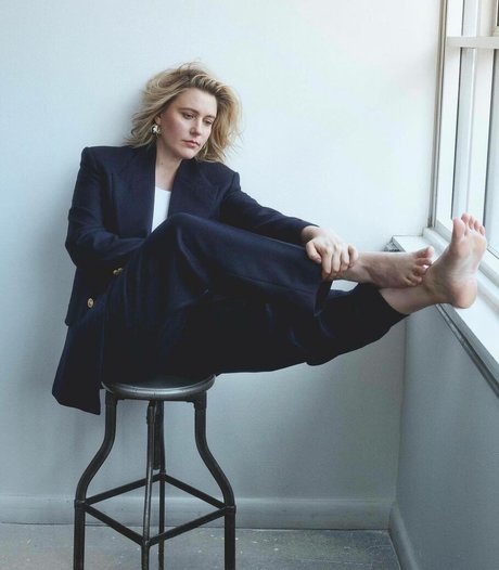 Greta Gerwig xxx model gallery