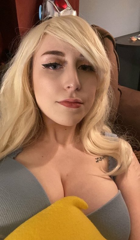 Kyloquinn pornographic star images