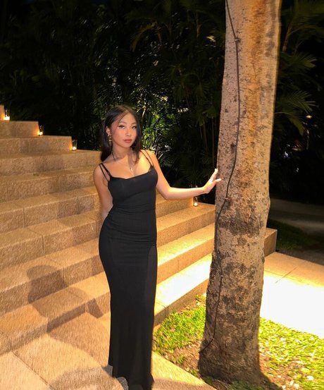 Jade Hallyday hot pornstar image