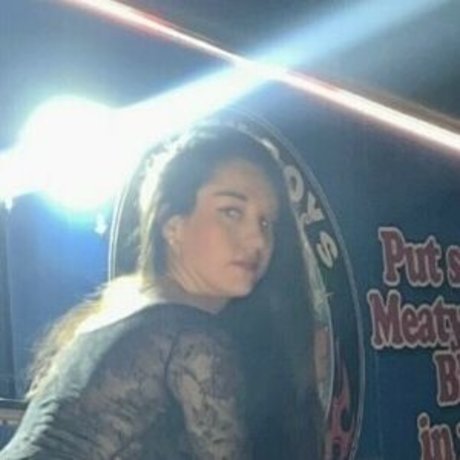 Alyssa Magnum model best picture