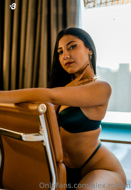 alex is amzing erotic actress pics