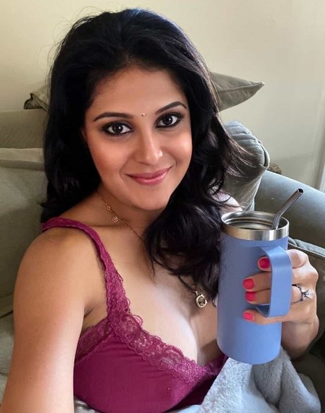 Damini Arora model hot img