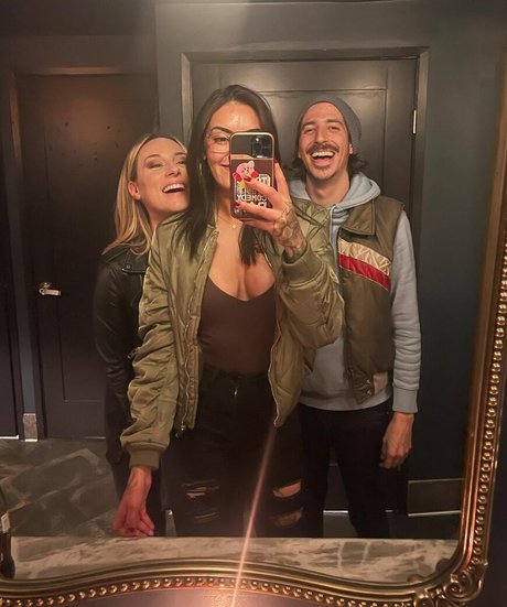 wisalallen art model img