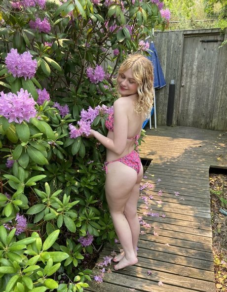 megmaybekinda free actress photo