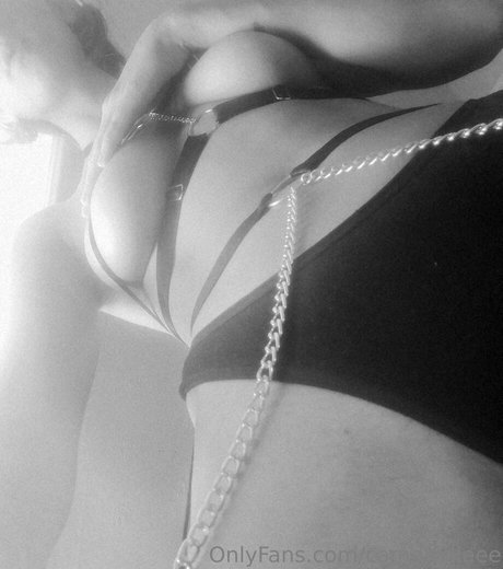 camomilleee pornstar pretty picture