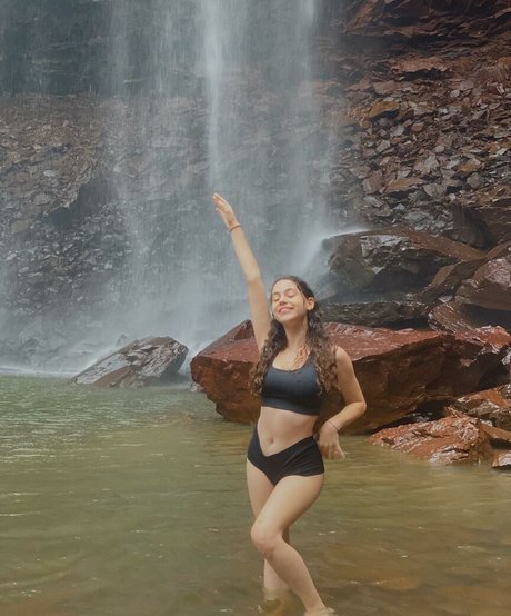 Gali Golan model nice picture