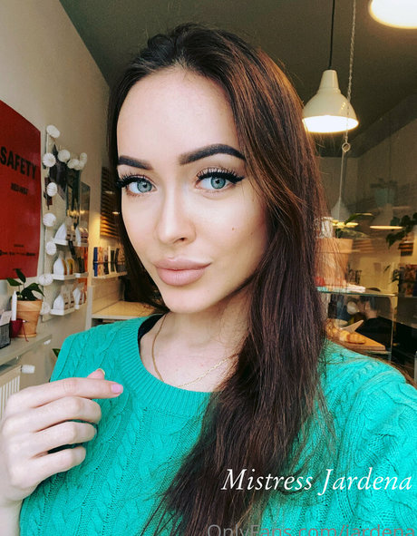 ladyjsinner sex model photo