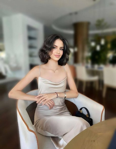 lolaass naked model photos