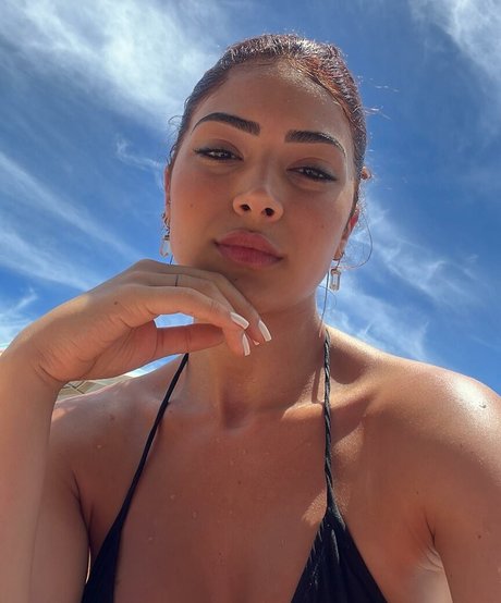 Graciely Junqueira art actress pics