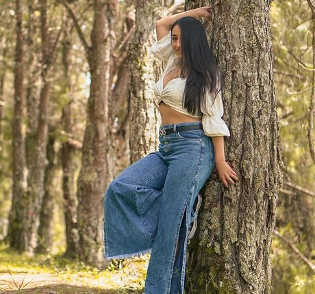 Maryory The Barber model art img