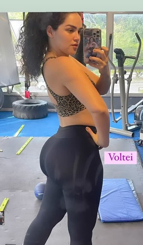 Pillar Costa perfect model picture