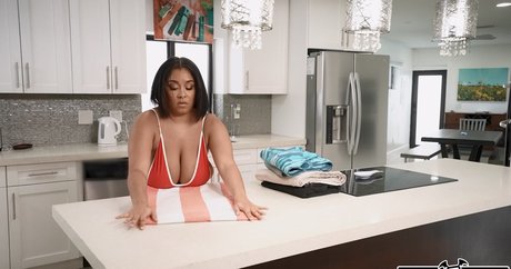 Juliana Dreams pornstar perfect image