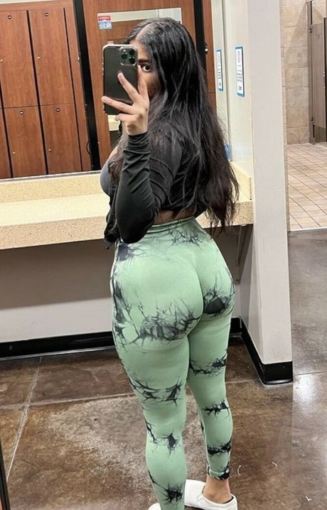 MzKora pornstar pretty photo