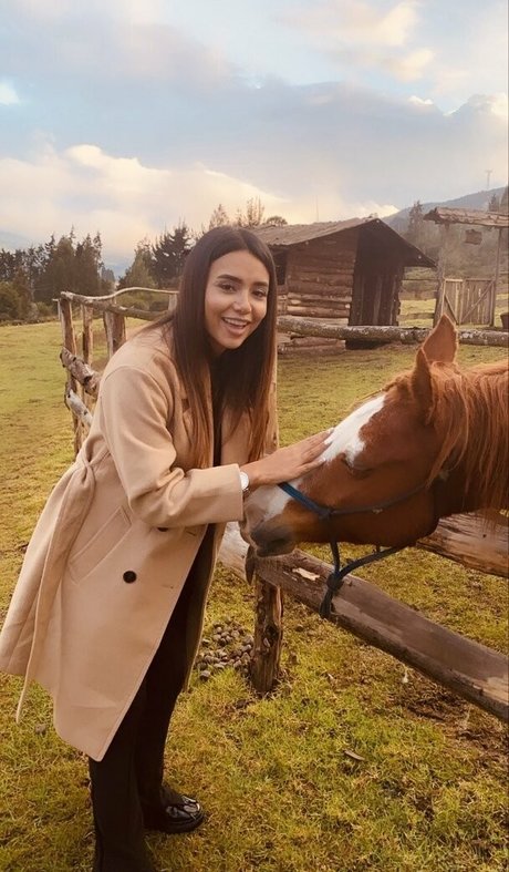 mycamilamodel nude star img