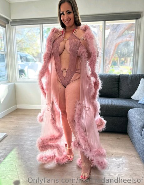 marriedandheelsof sexy model pics