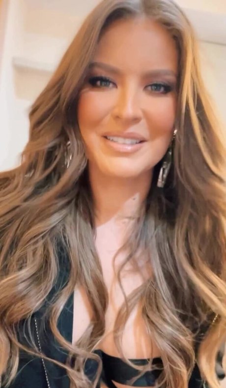 Vanessa Claudio star adult image