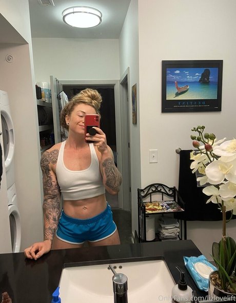 lizanne1995 porn star picture