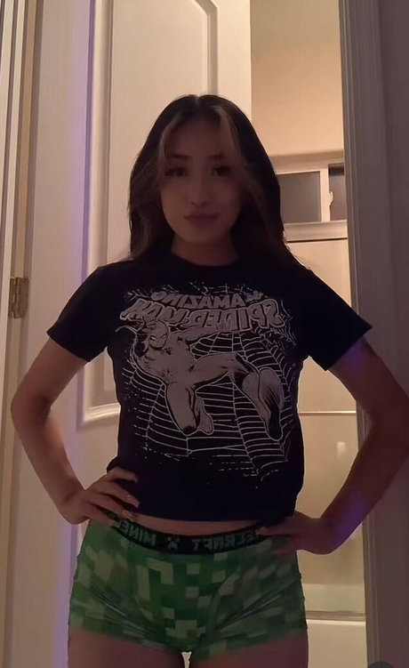 Harmonee Yang sex actress photo