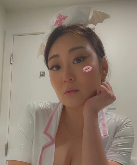 Momochanel pornstar exclusive image