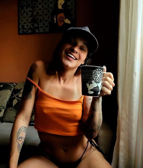 Mayara Motta nude model archive