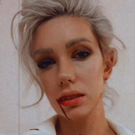 Alanah Pearce art model photo