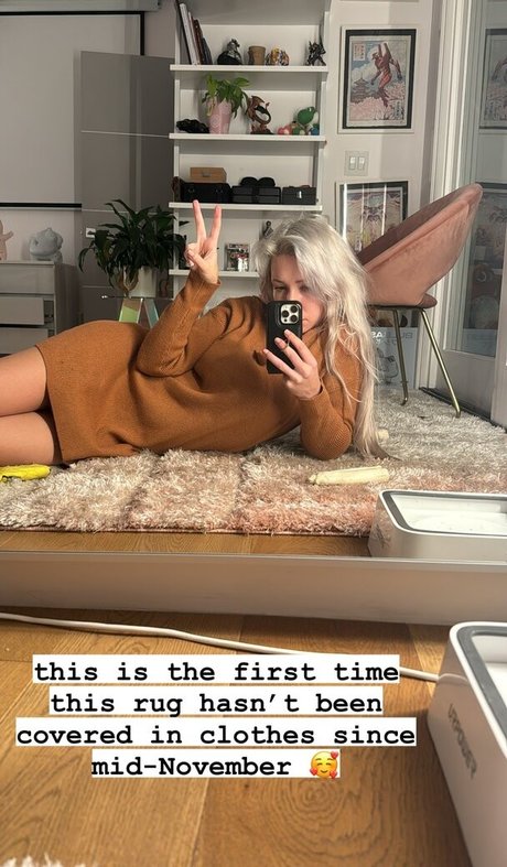 Alanah Pearce nice model pics