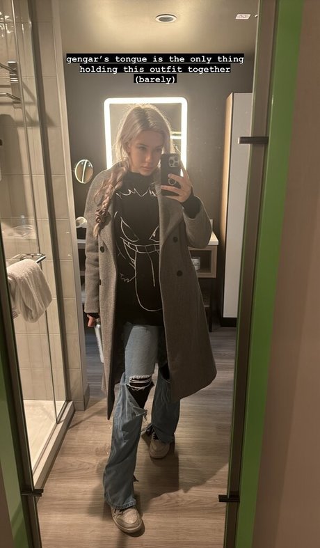 Alanah Pearce star top photos