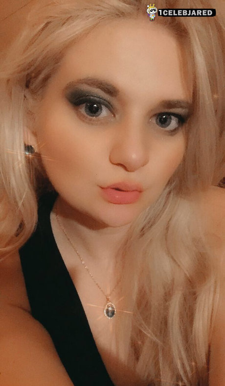 Olivia Van Sky sex model galleries