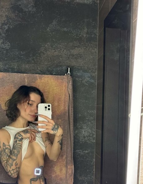 kellymay wow nudes star galleries