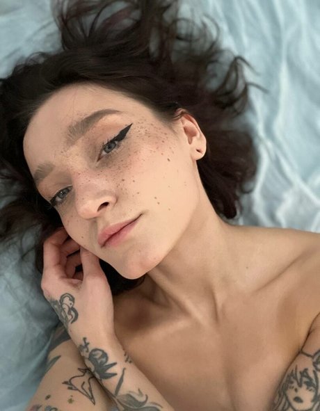 kellymay wow star naked images