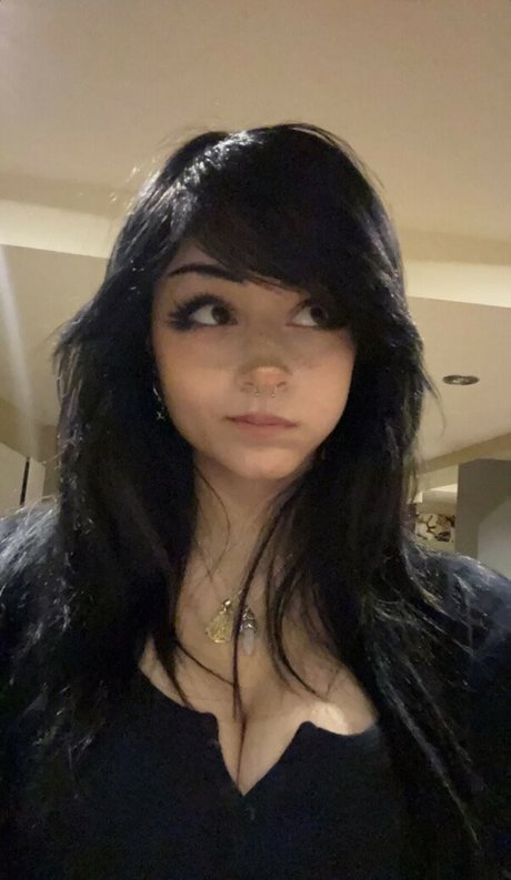 Julzzess hd model img